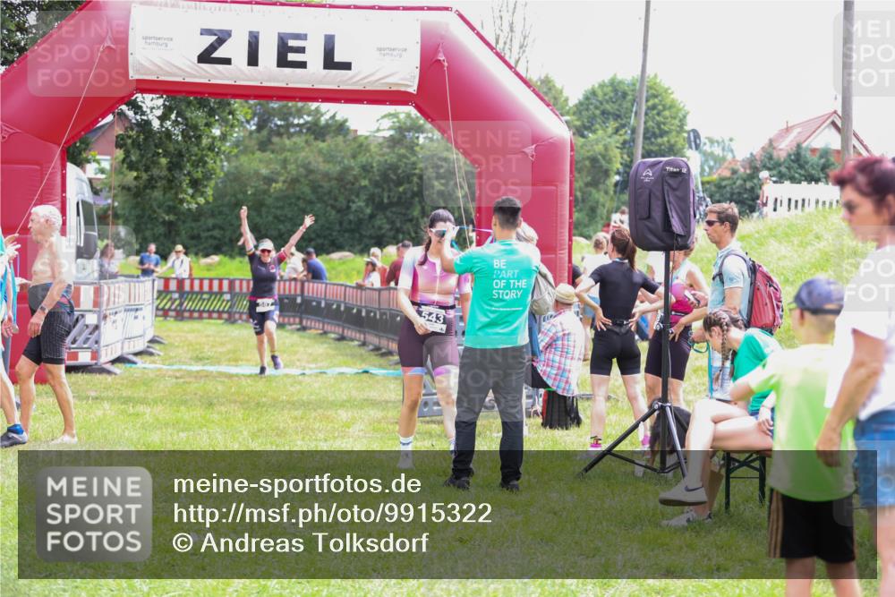21.06.2026 - 29. Vierlanden-Triathlon Andreas Tolksdorf http://msf.ph/oto/9915322 21.06.2026 11:39:09 Ziel 543, 587 meine-sportfotos.de