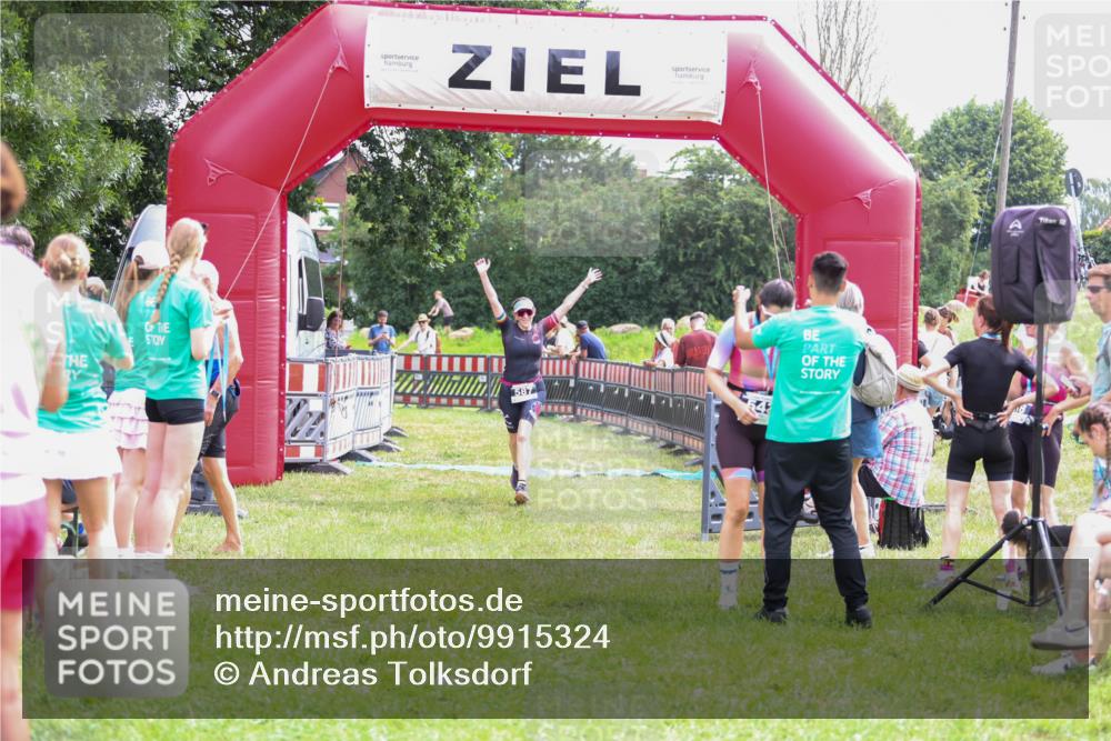 21.06.2026 - 29. Vierlanden-Triathlon Andreas Tolksdorf http://msf.ph/oto/9915324 21.06.2026 11:39:10 Ziel 543, 587 meine-sportfotos.de