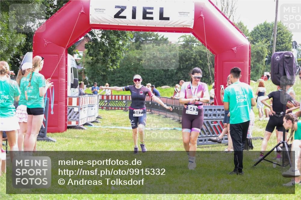 21.06.2026 - 29. Vierlanden-Triathlon Andreas Tolksdorf http://msf.ph/oto/9915332 21.06.2026 11:39:11 Ziel 587 meine-sportfotos.de