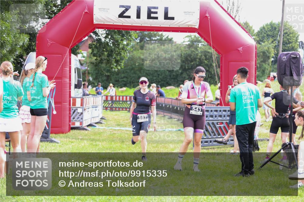 21.06.2026 - 29. Vierlanden-Triathlon Andreas Tolksdorf http://msf.ph/oto/9915335 21.06.2026 11:39:11 Ziel 587 meine-sportfotos.de
