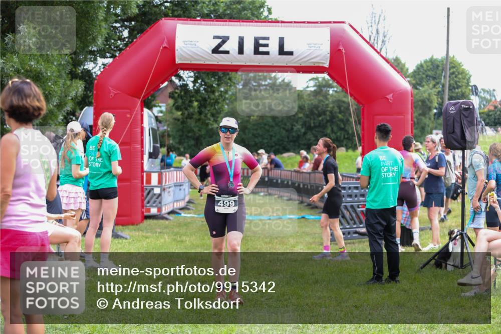 21.06.2026 - 29. Vierlanden-Triathlon Andreas Tolksdorf http://msf.ph/oto/9915342 21.06.2026 11:39:38 Ziel 548, 566 meine-sportfotos.de