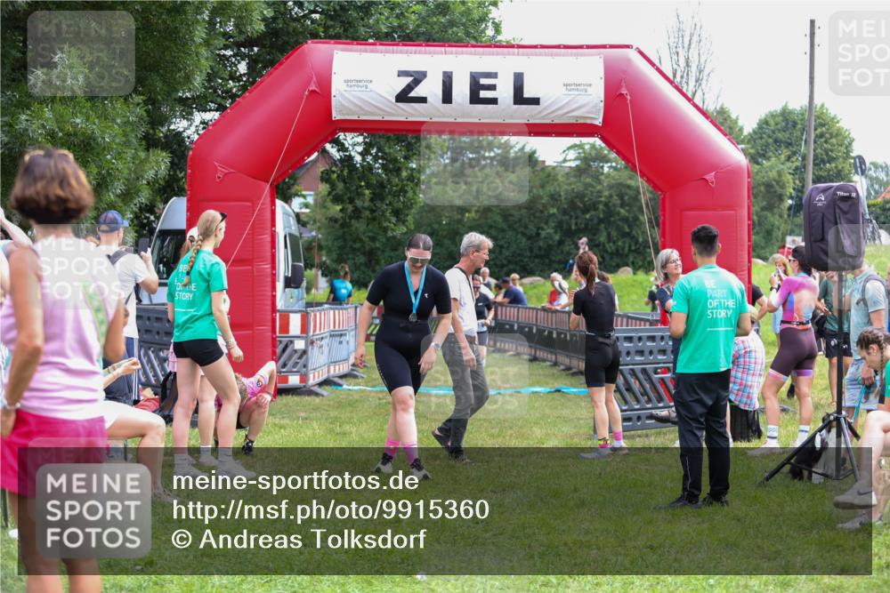 21.06.2026 - 29. Vierlanden-Triathlon Andreas Tolksdorf http://msf.ph/oto/9915360 21.06.2026 11:39:49 Ziel 481, 568 meine-sportfotos.de