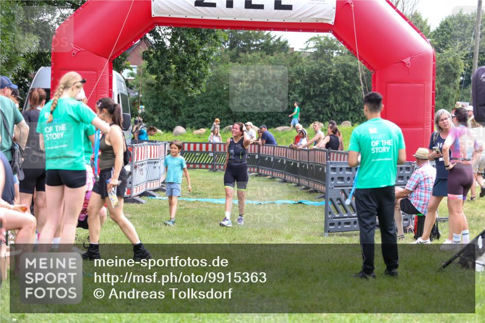 21.06.2026 - 29. Vierlanden-Triathlon Andreas Tolksdorf http://msf.ph/oto/9915363 21.06.2026 11:40:01 Ziel 568 meine-sportfotos.de