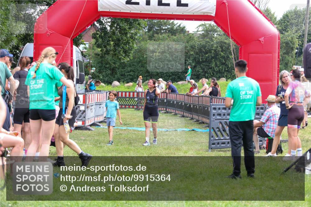 21.06.2026 - 29. Vierlanden-Triathlon Andreas Tolksdorf http://msf.ph/oto/9915364 21.06.2026 11:40:01 Ziel 568 meine-sportfotos.de