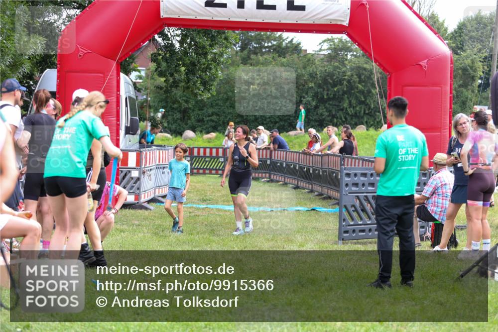 21.06.2026 - 29. Vierlanden-Triathlon Andreas Tolksdorf http://msf.ph/oto/9915366 21.06.2026 11:40:02 Ziel 568 meine-sportfotos.de