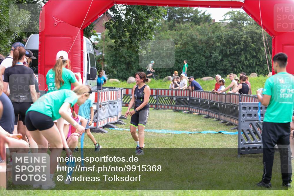 21.06.2026 - 29. Vierlanden-Triathlon Andreas Tolksdorf http://msf.ph/oto/9915368 21.06.2026 11:40:03 Ziel  meine-sportfotos.de