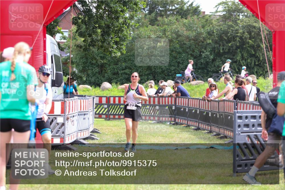 21.06.2026 - 29. Vierlanden-Triathlon Andreas Tolksdorf http://msf.ph/oto/9915375 21.06.2026 11:40:22 Ziel 522 meine-sportfotos.de