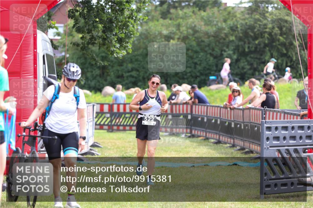 21.06.2026 - 29. Vierlanden-Triathlon Andreas Tolksdorf http://msf.ph/oto/9915381 21.06.2026 11:40:24 Ziel 522 meine-sportfotos.de