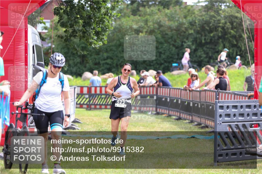 21.06.2026 - 29. Vierlanden-Triathlon Andreas Tolksdorf http://msf.ph/oto/9915382 21.06.2026 11:40:24 Ziel 522 meine-sportfotos.de