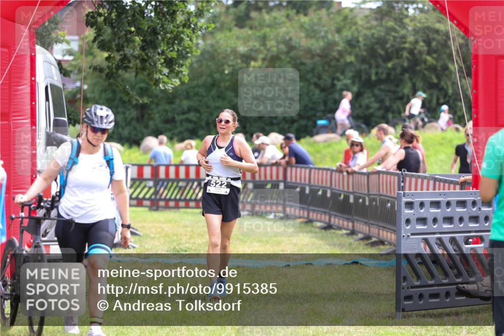 21.06.2026 - 29. Vierlanden-Triathlon Andreas Tolksdorf http://msf.ph/oto/9915385 21.06.2026 11:40:24 Ziel 522 meine-sportfotos.de