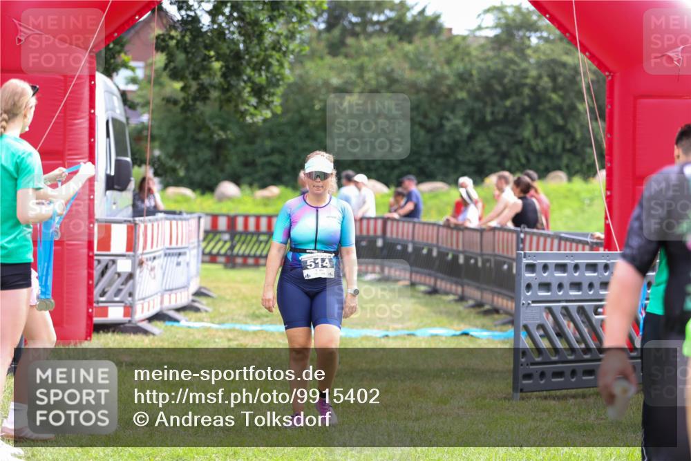 21.06.2026 - 29. Vierlanden-Triathlon Andreas Tolksdorf http://msf.ph/oto/9915402 21.06.2026 11:40:56 Ziel  meine-sportfotos.de