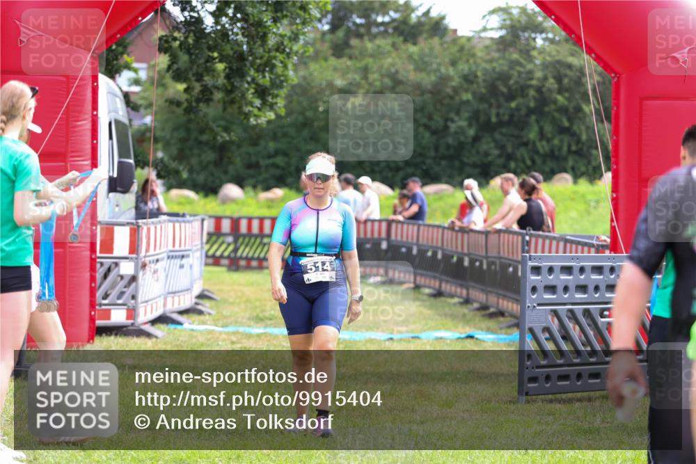21.06.2026 - 29. Vierlanden-Triathlon Andreas Tolksdorf http://msf.ph/oto/9915404 21.06.2026 11:40:56 Ziel  meine-sportfotos.de