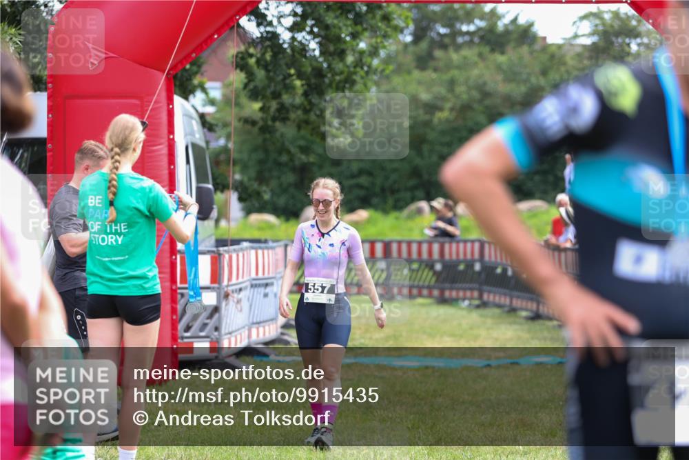 21.06.2026 - 29. Vierlanden-Triathlon Andreas Tolksdorf http://msf.ph/oto/9915435 21.06.2026 11:41:37 Ziel 205, 557, 563, 590 meine-sportfotos.de