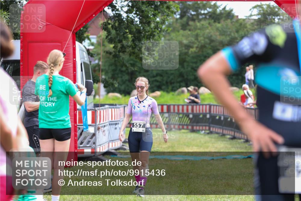 21.06.2026 - 29. Vierlanden-Triathlon Andreas Tolksdorf http://msf.ph/oto/9915436 21.06.2026 11:41:37 Ziel 205, 557, 563, 590 meine-sportfotos.de