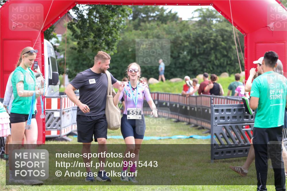 21.06.2026 - 29. Vierlanden-Triathlon Andreas Tolksdorf http://msf.ph/oto/9915443 21.06.2026 11:41:43 Ziel 205, 563, 590 meine-sportfotos.de
