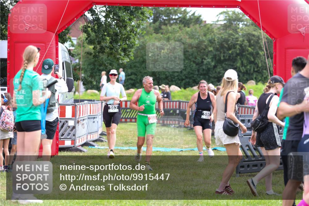 21.06.2026 - 29. Vierlanden-Triathlon Andreas Tolksdorf http://msf.ph/oto/9915447 21.06.2026 11:41:48 Ziel 205, 563, 590 meine-sportfotos.de