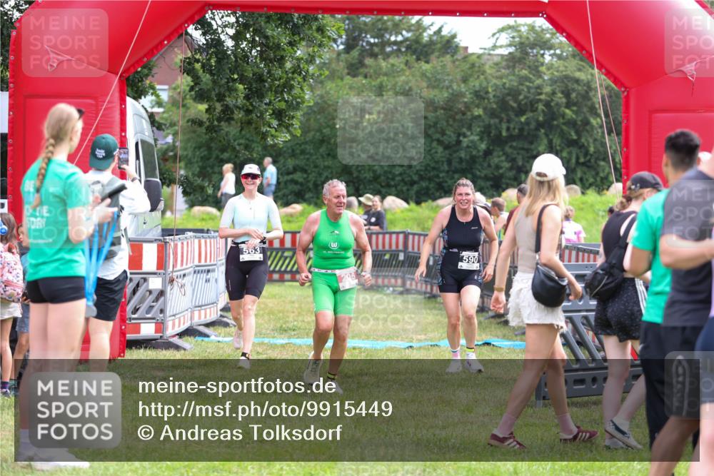 21.06.2026 - 29. Vierlanden-Triathlon Andreas Tolksdorf http://msf.ph/oto/9915449 21.06.2026 11:41:48 Ziel 205, 563, 590 meine-sportfotos.de