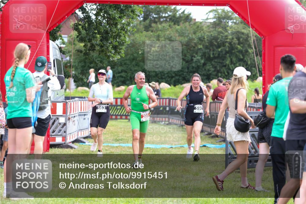 21.06.2026 - 29. Vierlanden-Triathlon Andreas Tolksdorf http://msf.ph/oto/9915451 21.06.2026 11:41:48 Ziel 205, 563, 590 meine-sportfotos.de