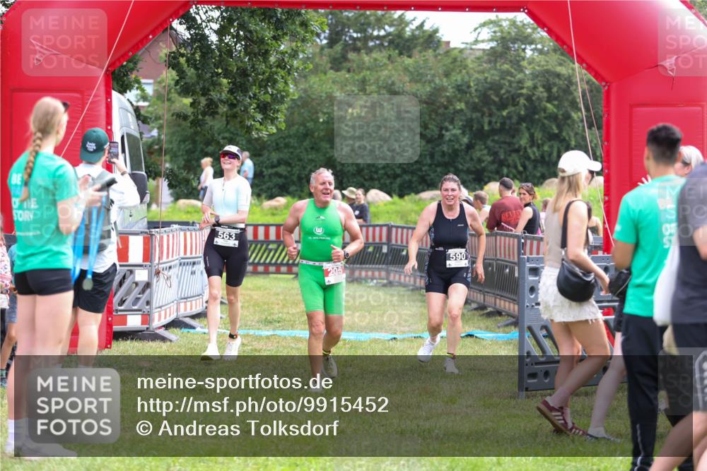 21.06.2026 - 29. Vierlanden-Triathlon Andreas Tolksdorf http://msf.ph/oto/9915452 21.06.2026 11:41:48 Ziel 205, 563, 590 meine-sportfotos.de