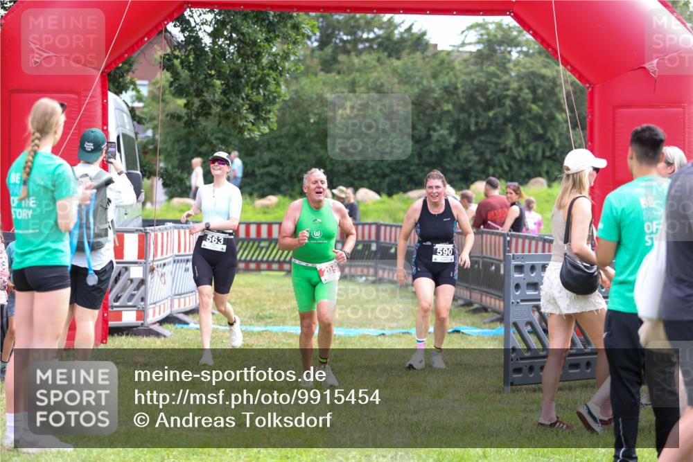 21.06.2026 - 29. Vierlanden-Triathlon Andreas Tolksdorf http://msf.ph/oto/9915454 21.06.2026 11:41:48 Ziel 205, 563, 590 meine-sportfotos.de