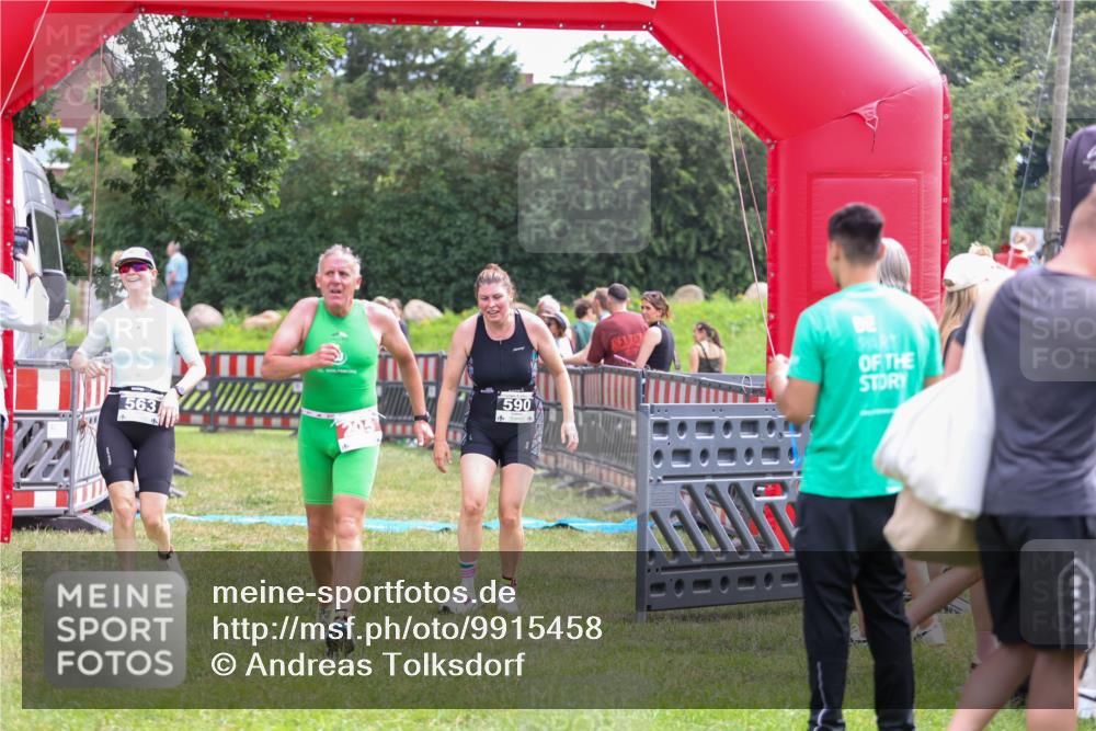 21.06.2026 - 29. Vierlanden-Triathlon Andreas Tolksdorf http://msf.ph/oto/9915458 21.06.2026 11:41:49 Ziel 205, 563, 590 meine-sportfotos.de
