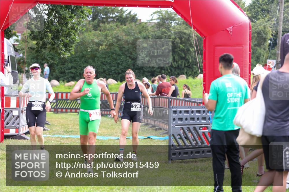 21.06.2026 - 29. Vierlanden-Triathlon Andreas Tolksdorf http://msf.ph/oto/9915459 21.06.2026 11:41:49 Ziel 205, 563, 590 meine-sportfotos.de