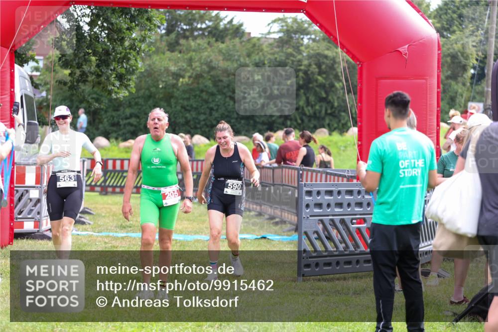 21.06.2026 - 29. Vierlanden-Triathlon Andreas Tolksdorf http://msf.ph/oto/9915462 21.06.2026 11:41:49 Ziel 205, 563, 590 meine-sportfotos.de
