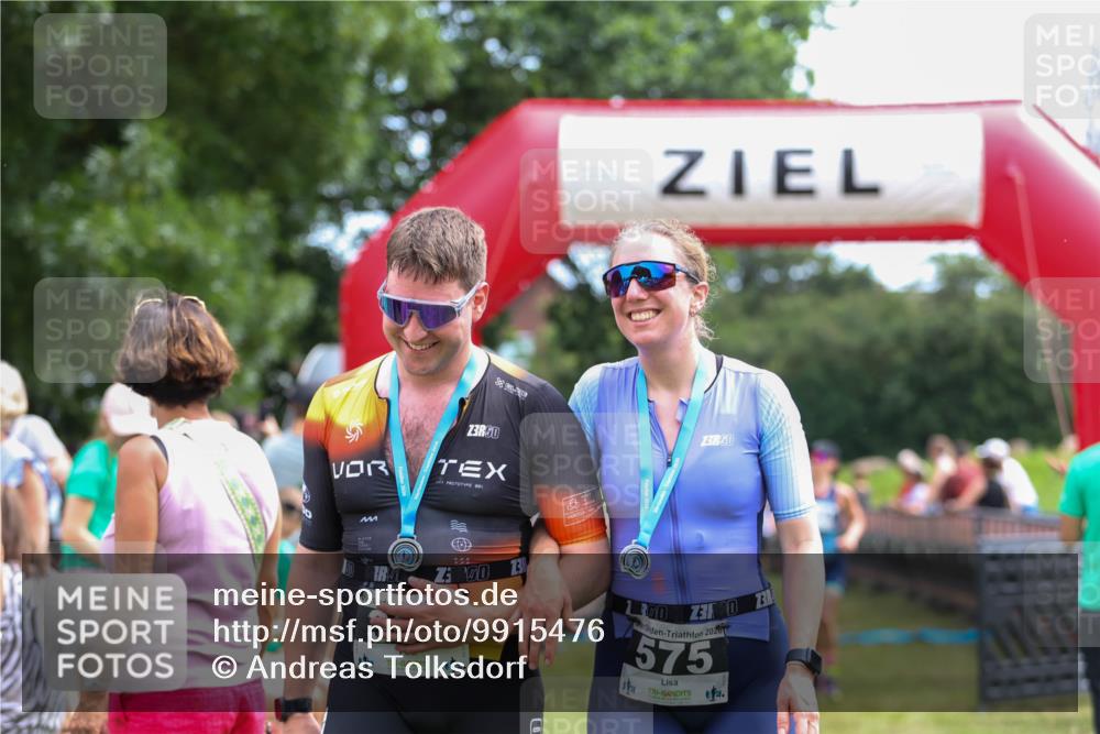 21.06.2026 - 29. Vierlanden-Triathlon Andreas Tolksdorf http://msf.ph/oto/9915476 21.06.2026 11:42:26 Ziel 484, 570, 579 meine-sportfotos.de