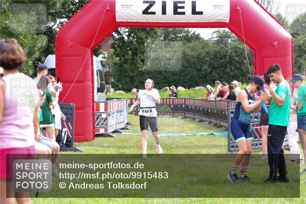 21.06.2026 - 29. Vierlanden-Triathlon Andreas Tolksdorf http://msf.ph/oto/9915483 21.06.2026 11:42:29 Ziel 484, 570, 579 meine-sportfotos.de