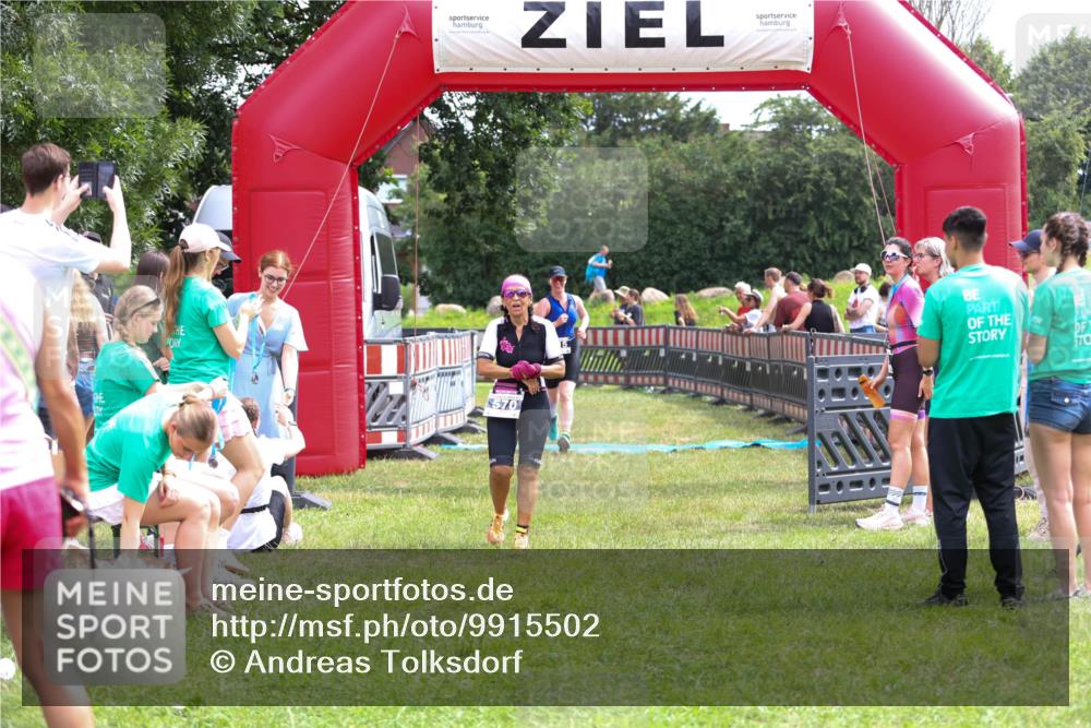 21.06.2026 - 29. Vierlanden-Triathlon Andreas Tolksdorf http://msf.ph/oto/9915502 21.06.2026 11:42:41 Ziel 515, 570 meine-sportfotos.de