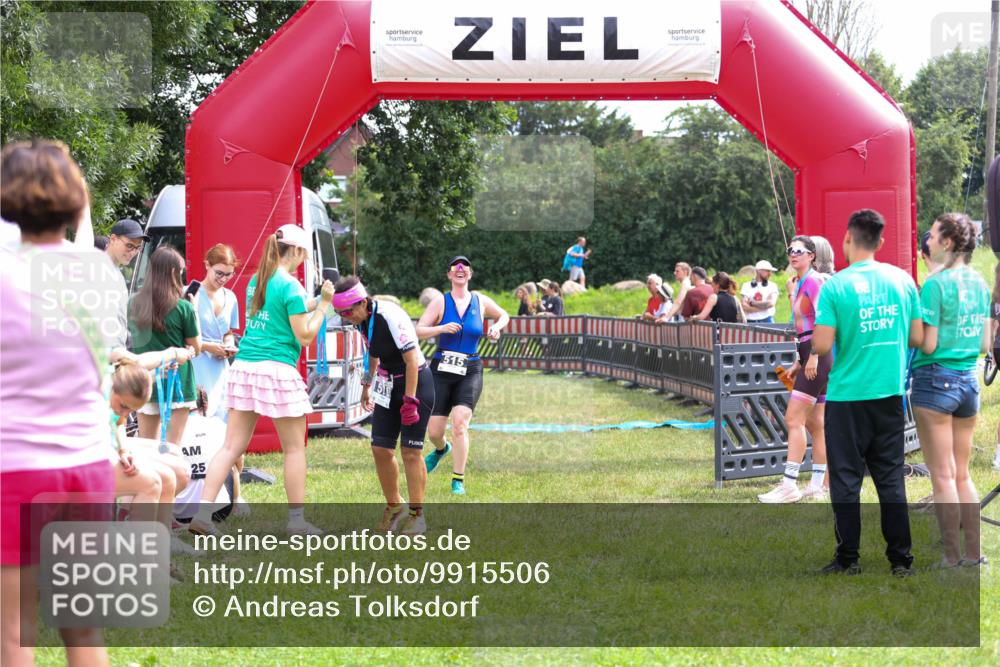 21.06.2026 - 29. Vierlanden-Triathlon Andreas Tolksdorf http://msf.ph/oto/9915506 21.06.2026 11:42:43 Ziel 515 meine-sportfotos.de