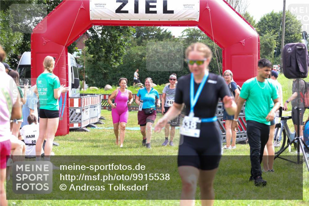 21.06.2026 - 29. Vierlanden-Triathlon Andreas Tolksdorf http://msf.ph/oto/9915538 21.06.2026 11:43:10 Ziel 613 meine-sportfotos.de