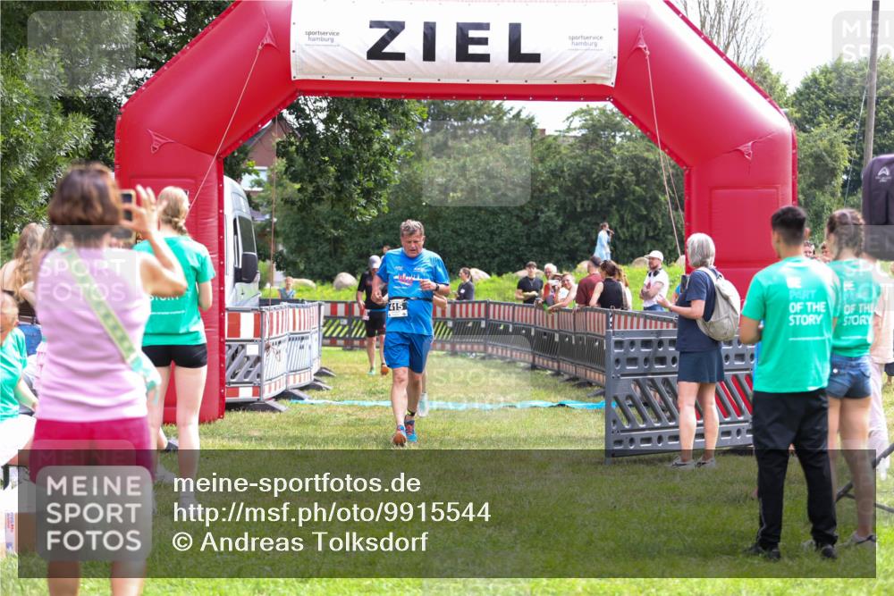 21.06.2026 - 29. Vierlanden-Triathlon Andreas Tolksdorf http://msf.ph/oto/9915544 21.06.2026 11:43:31 Ziel 415, 455, 576 meine-sportfotos.de