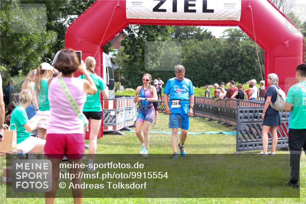 21.06.2026 - 29. Vierlanden-Triathlon Andreas Tolksdorf http://msf.ph/oto/9915554 21.06.2026 11:43:33 Ziel 415, 455, 576 meine-sportfotos.de