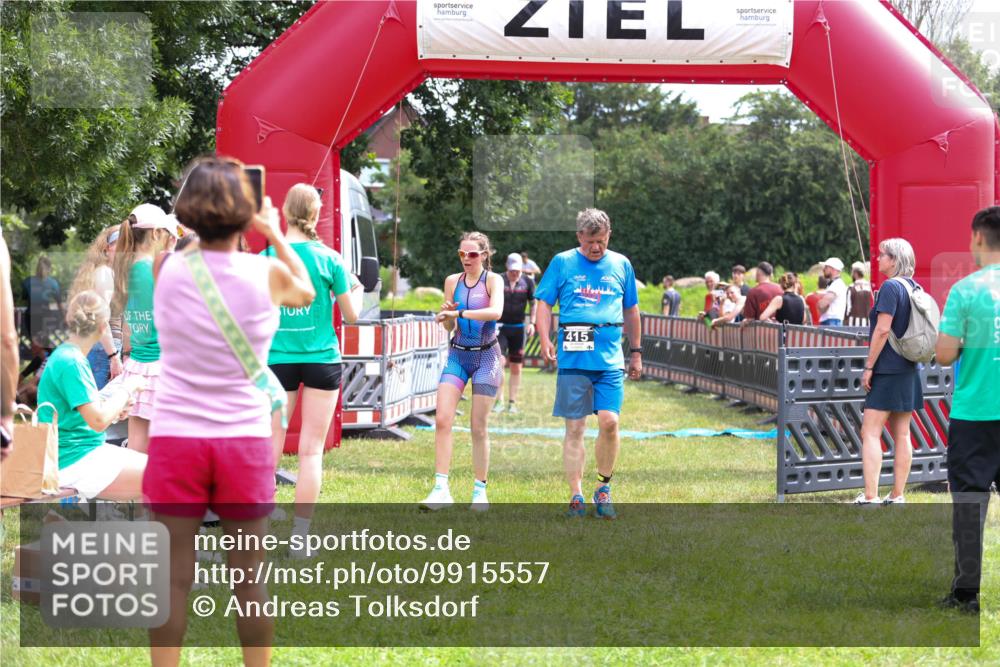 21.06.2026 - 29. Vierlanden-Triathlon Andreas Tolksdorf http://msf.ph/oto/9915557 21.06.2026 11:43:33 Ziel 415, 455, 576 meine-sportfotos.de