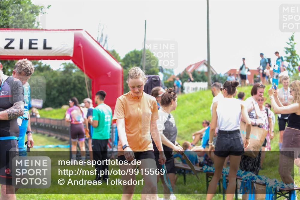 21.06.2026 - 29. Vierlanden-Triathlon Andreas Tolksdorf http://msf.ph/oto/9915569 21.06.2026 11:43:55 Ziel  meine-sportfotos.de