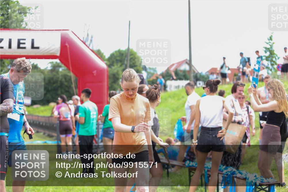 21.06.2026 - 29. Vierlanden-Triathlon Andreas Tolksdorf http://msf.ph/oto/9915571 21.06.2026 11:43:55 Ziel  meine-sportfotos.de