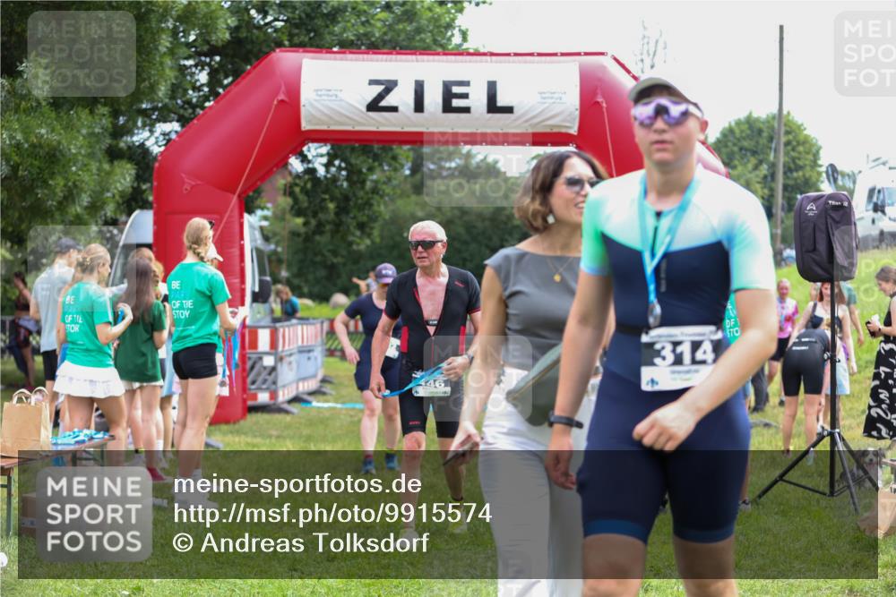 21.06.2026 - 29. Vierlanden-Triathlon Andreas Tolksdorf http://msf.ph/oto/9915574 21.06.2026 11:45:58 Ziel 494 meine-sportfotos.de
