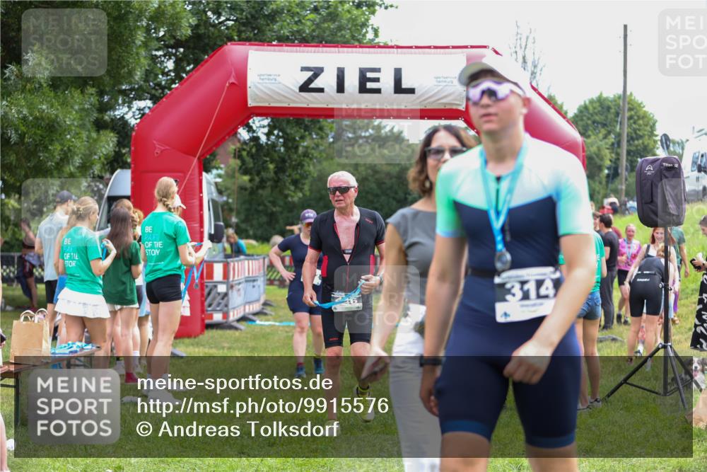 21.06.2026 - 29. Vierlanden-Triathlon Andreas Tolksdorf http://msf.ph/oto/9915576 21.06.2026 11:45:58 Ziel 494 meine-sportfotos.de