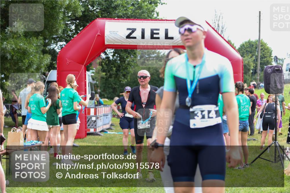 21.06.2026 - 29. Vierlanden-Triathlon Andreas Tolksdorf http://msf.ph/oto/9915578 21.06.2026 11:45:58 Ziel 494 meine-sportfotos.de