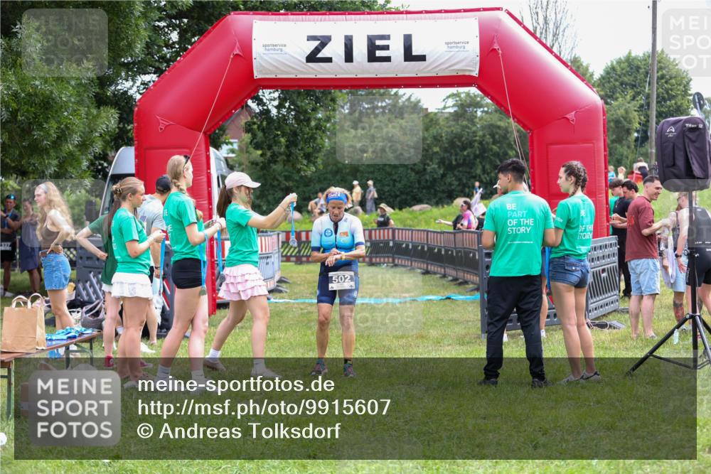 21.06.2026 - 29. Vierlanden-Triathlon Andreas Tolksdorf http://msf.ph/oto/9915607 21.06.2026 11:46:24 Ziel 502 meine-sportfotos.de