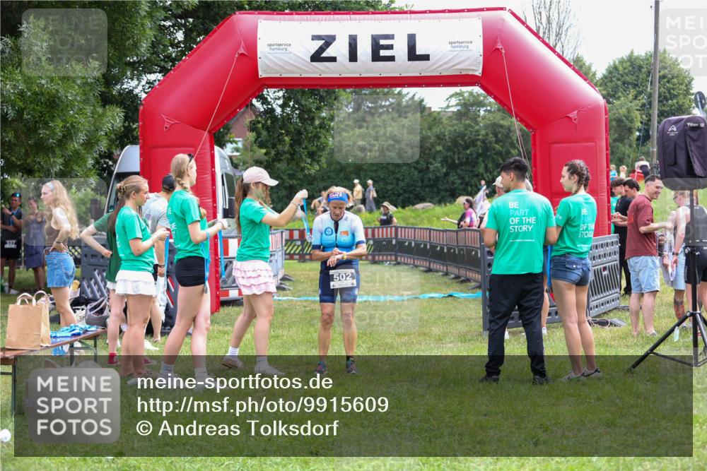 21.06.2026 - 29. Vierlanden-Triathlon Andreas Tolksdorf http://msf.ph/oto/9915609 21.06.2026 11:46:24 Ziel 502 meine-sportfotos.de