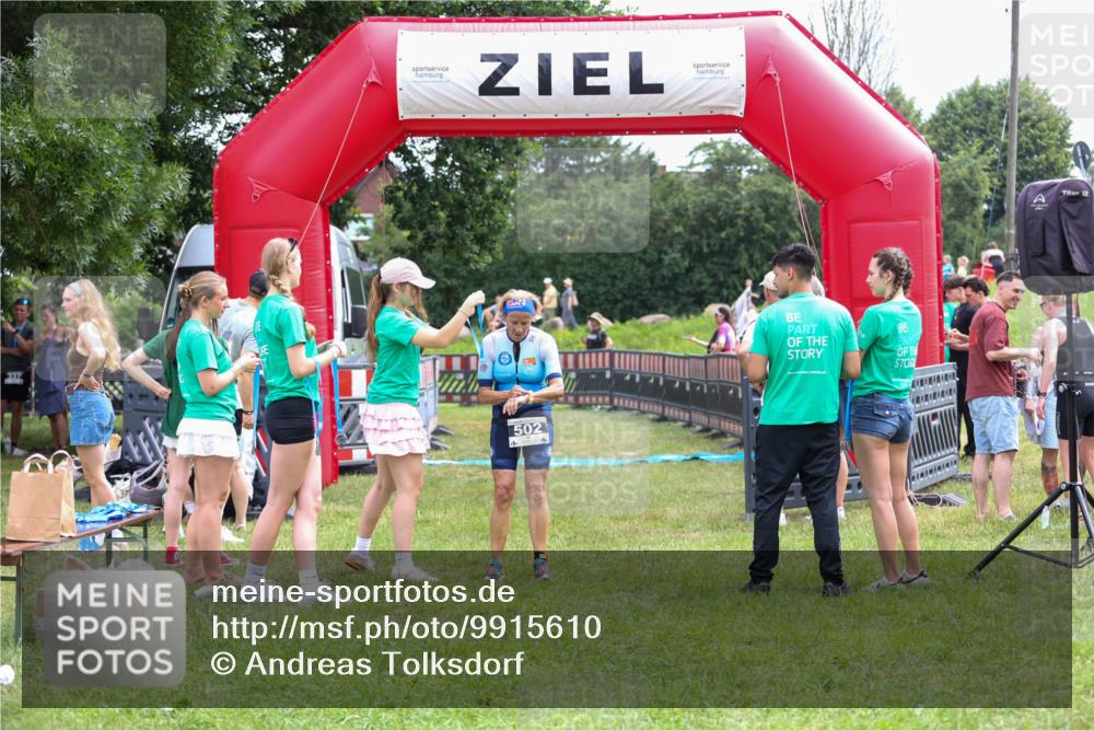 21.06.2026 - 29. Vierlanden-Triathlon Andreas Tolksdorf http://msf.ph/oto/9915610 21.06.2026 11:46:24 Ziel 502 meine-sportfotos.de