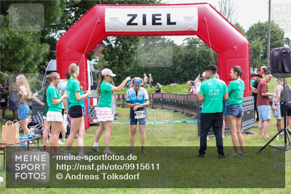 21.06.2026 - 29. Vierlanden-Triathlon Andreas Tolksdorf http://msf.ph/oto/9915611 21.06.2026 11:46:24 Ziel 502 meine-sportfotos.de