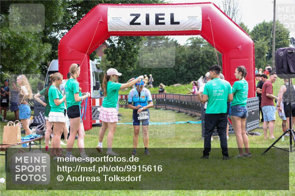 21.06.2026 - 29. Vierlanden-Triathlon Andreas Tolksdorf http://msf.ph/oto/9915616 21.06.2026 11:46:24 Ziel 502 meine-sportfotos.de