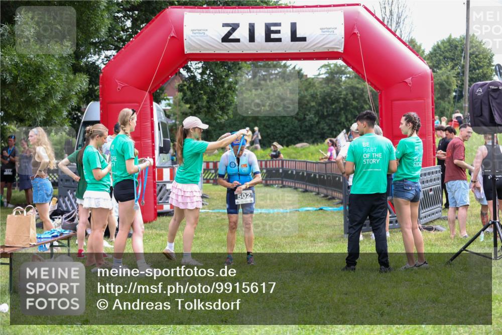 21.06.2026 - 29. Vierlanden-Triathlon Andreas Tolksdorf http://msf.ph/oto/9915617 21.06.2026 11:46:24 Ziel 502 meine-sportfotos.de