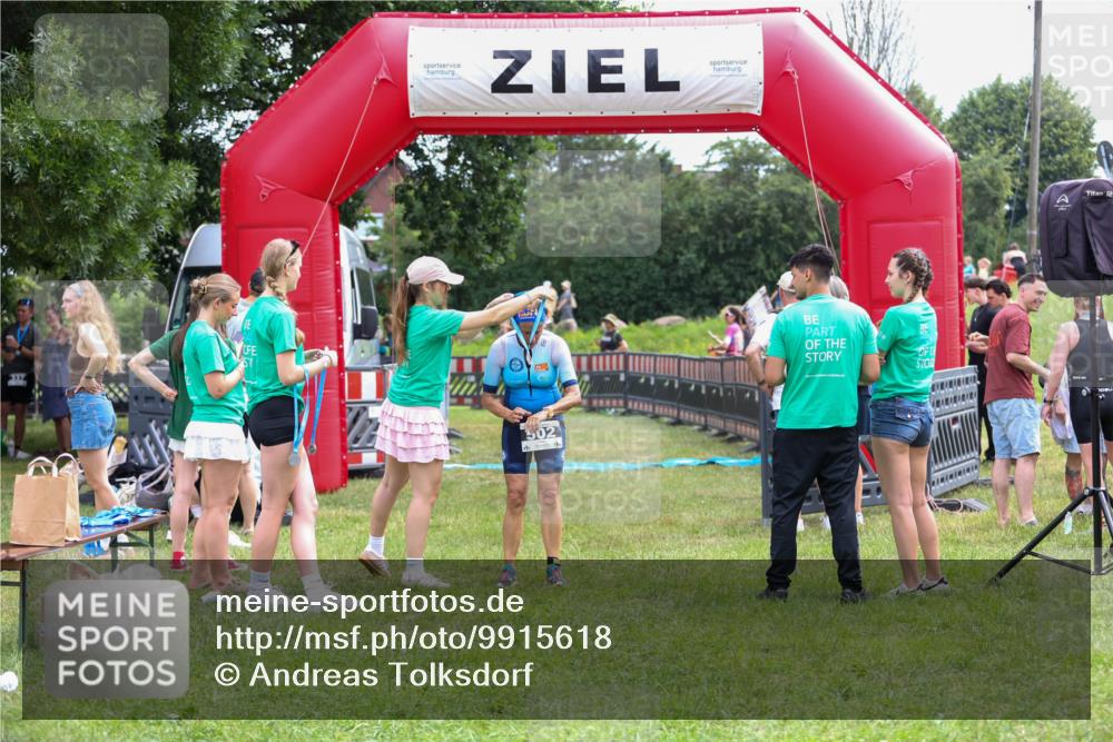 21.06.2026 - 29. Vierlanden-Triathlon Andreas Tolksdorf http://msf.ph/oto/9915618 21.06.2026 11:46:24 Ziel 502 meine-sportfotos.de