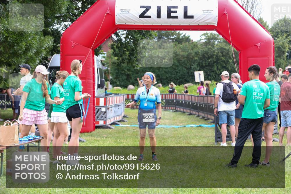 21.06.2026 - 29. Vierlanden-Triathlon Andreas Tolksdorf http://msf.ph/oto/9915626 21.06.2026 11:46:31 Ziel 567 meine-sportfotos.de
