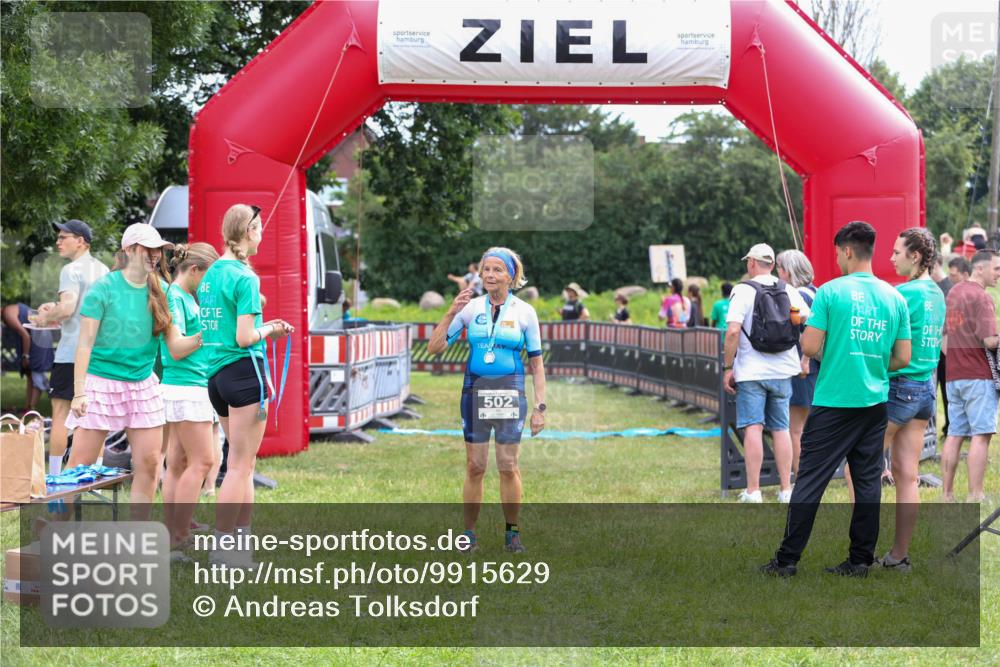 21.06.2026 - 29. Vierlanden-Triathlon Andreas Tolksdorf http://msf.ph/oto/9915629 21.06.2026 11:46:31 Ziel 567 meine-sportfotos.de