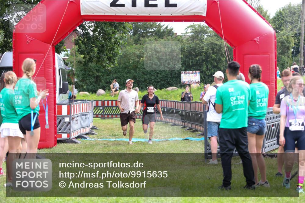 21.06.2026 - 29. Vierlanden-Triathlon Andreas Tolksdorf http://msf.ph/oto/9915635 21.06.2026 11:46:41 Ziel 560, 567 meine-sportfotos.de